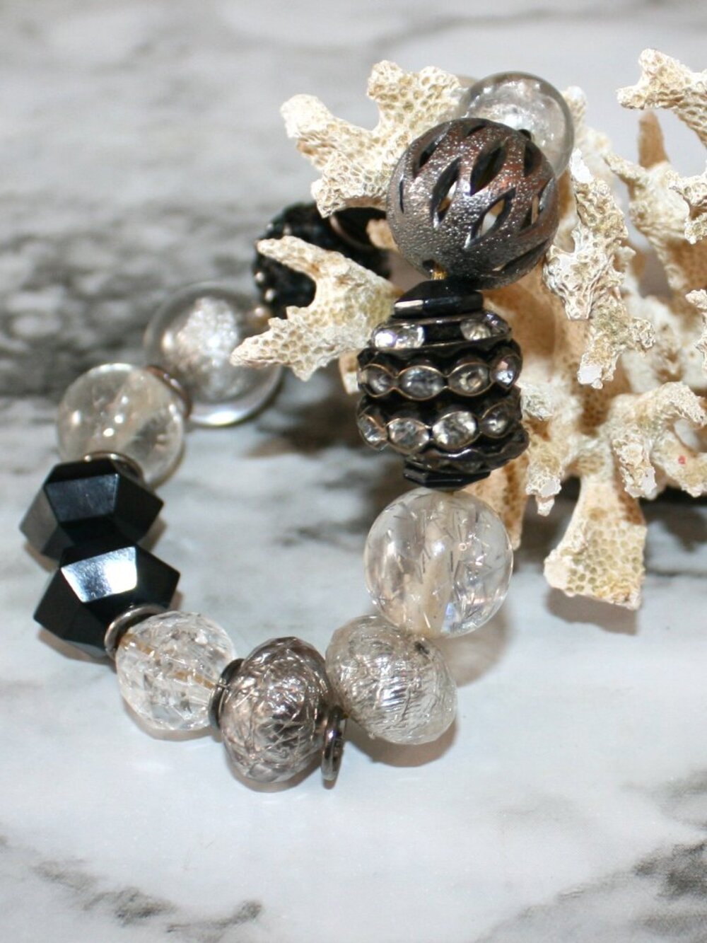 ARTISAN Bracelet Beaded Chunky Vintage Black White Clear Silver Stretch Elegant